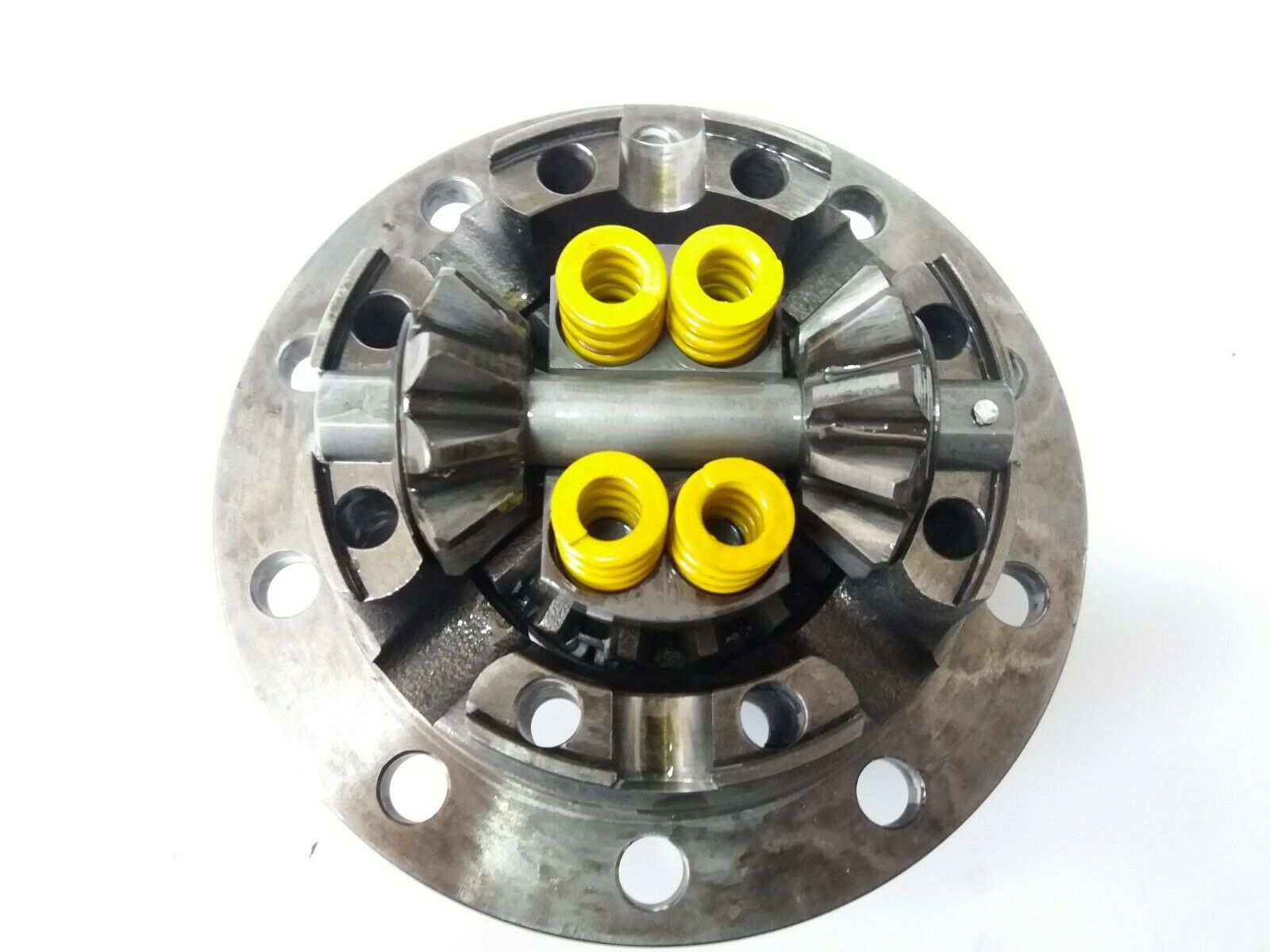 Comparison between open differential and R200 LSD conversion showing internal upgrade with RacingDiffs locking system
